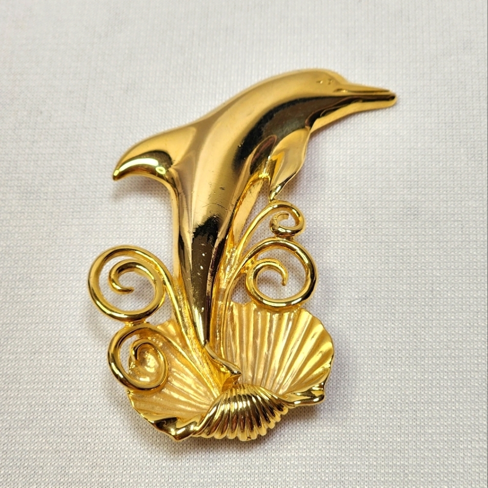 Jj Large Dolphin Brooch/Pin